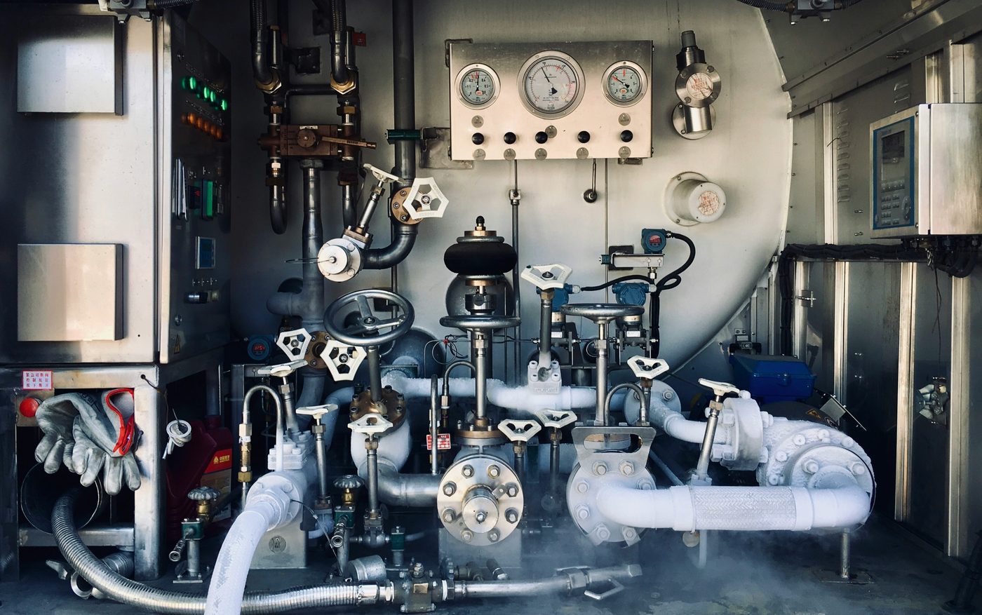 Sala de válvulas e instrumentación de planta química